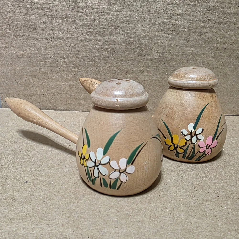 Wooden Handled Salt Pepper Shaker Set Hand Painted Floral #161